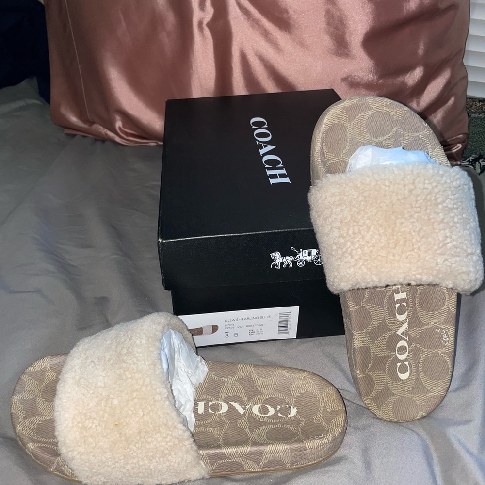COACH Ulla Slides/Slippers. Woman’s size 6, but the box says size 8. - Picture 7 of 7